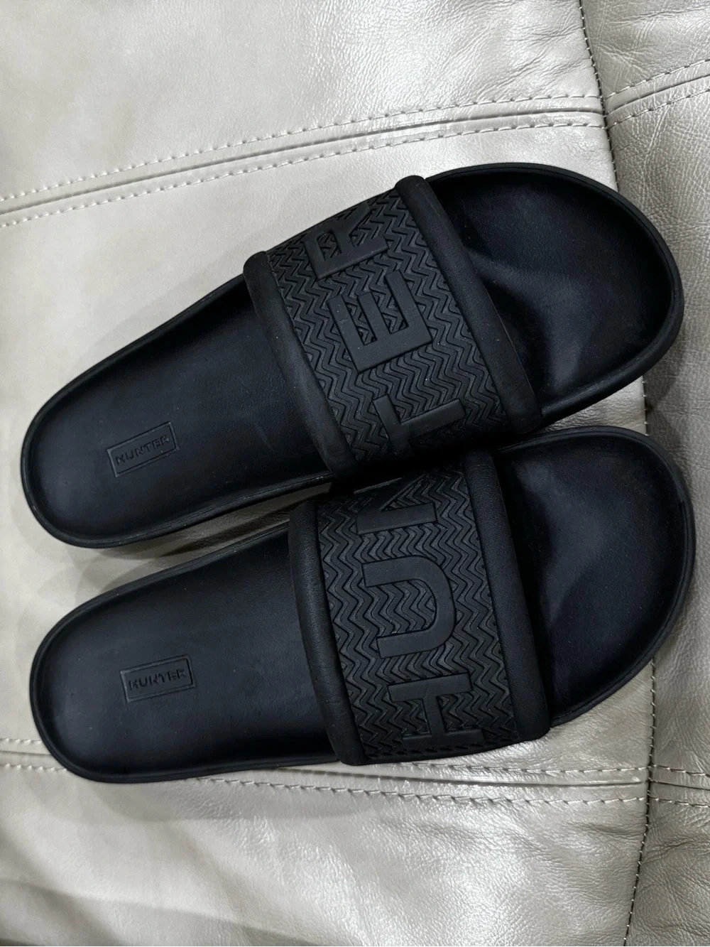 HUNTER Men's Black Slides US9 UK8 EU42